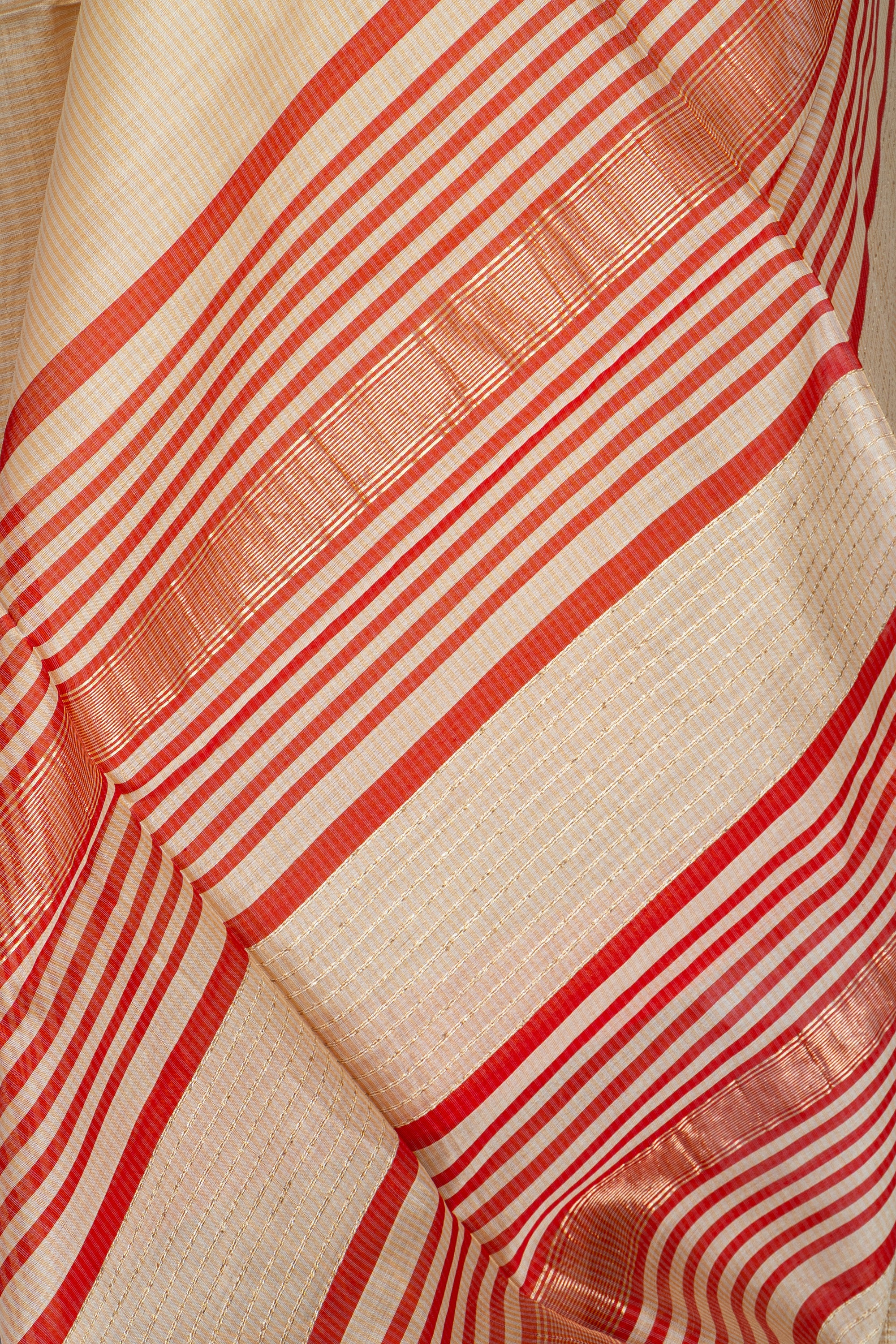 Beige Dobby Design Maheshwari Silk Cotton Saree