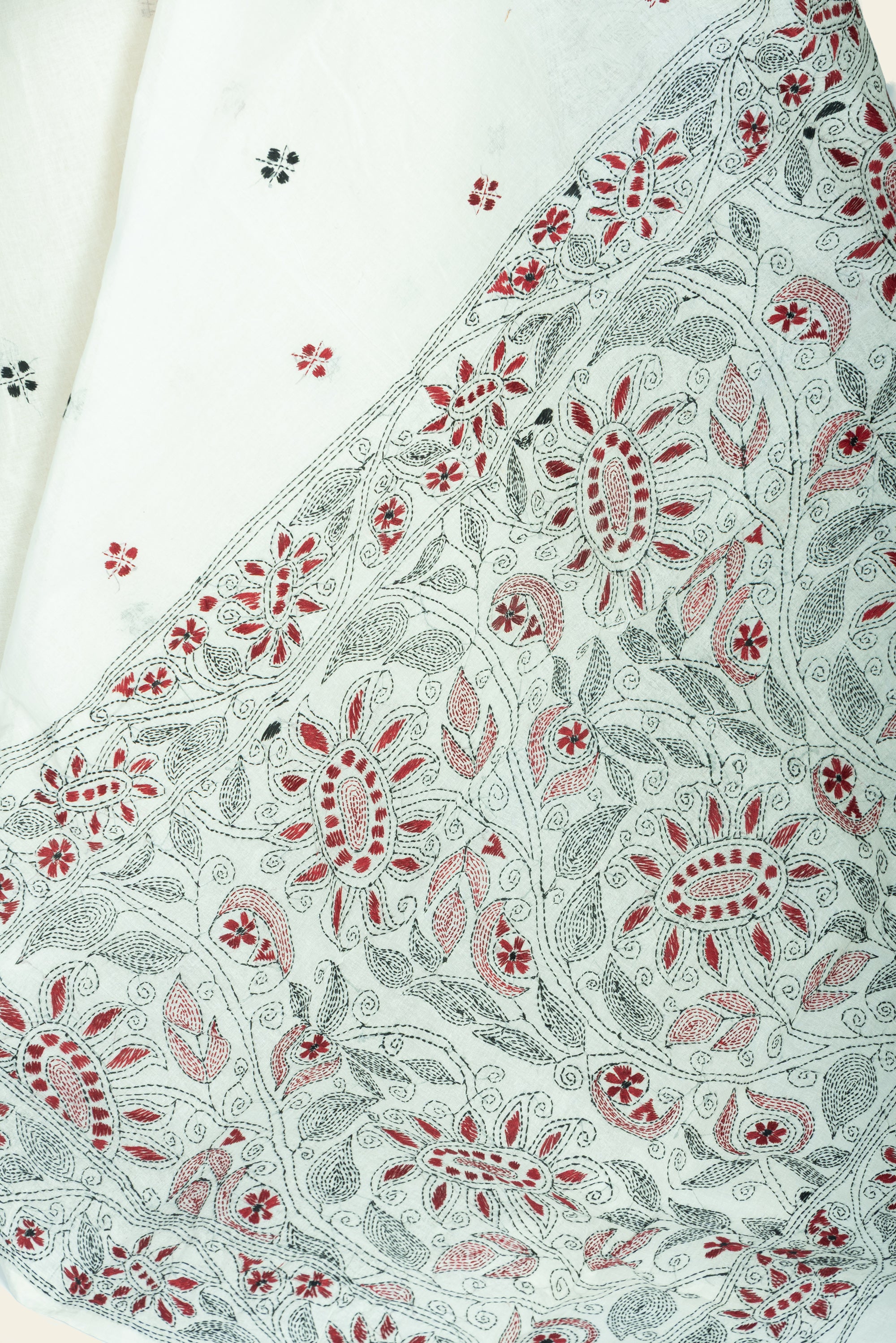 Off White Bengal Kantha Stitch Pure Cotton Saree