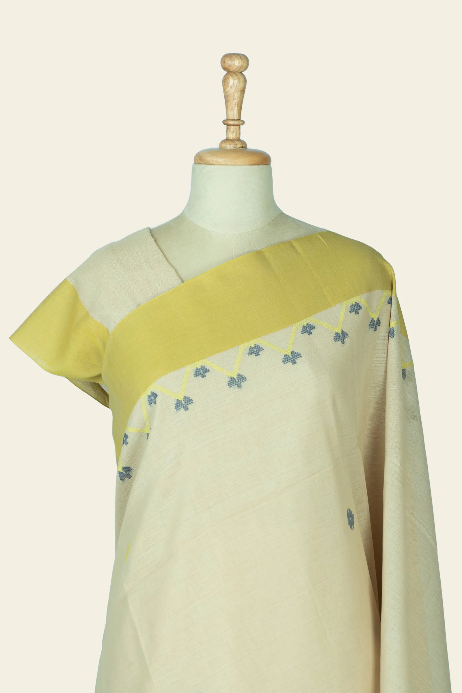 Beige Bengal Jamdani Cotton Saree - upper drape