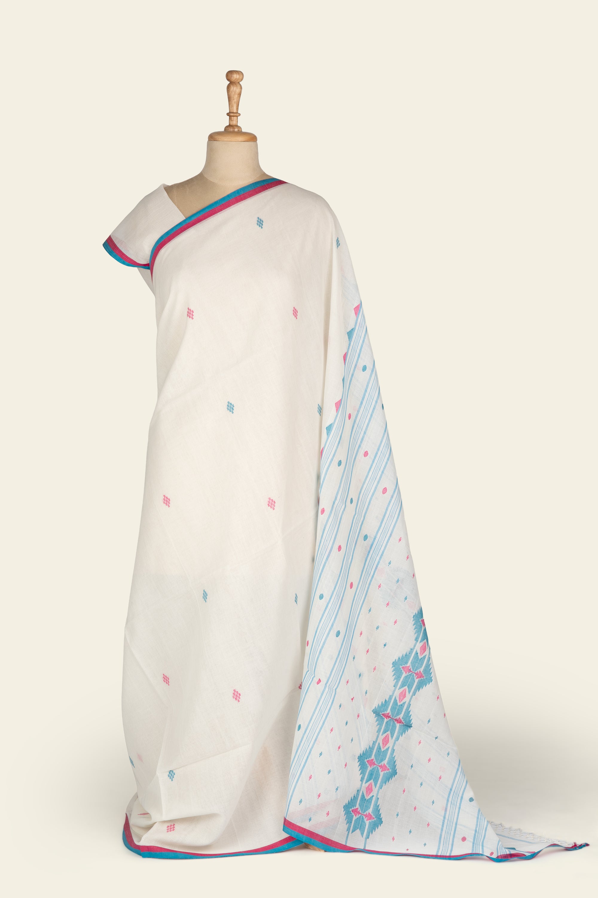 White Handwoven Jamdani Bengal Cotton Saree