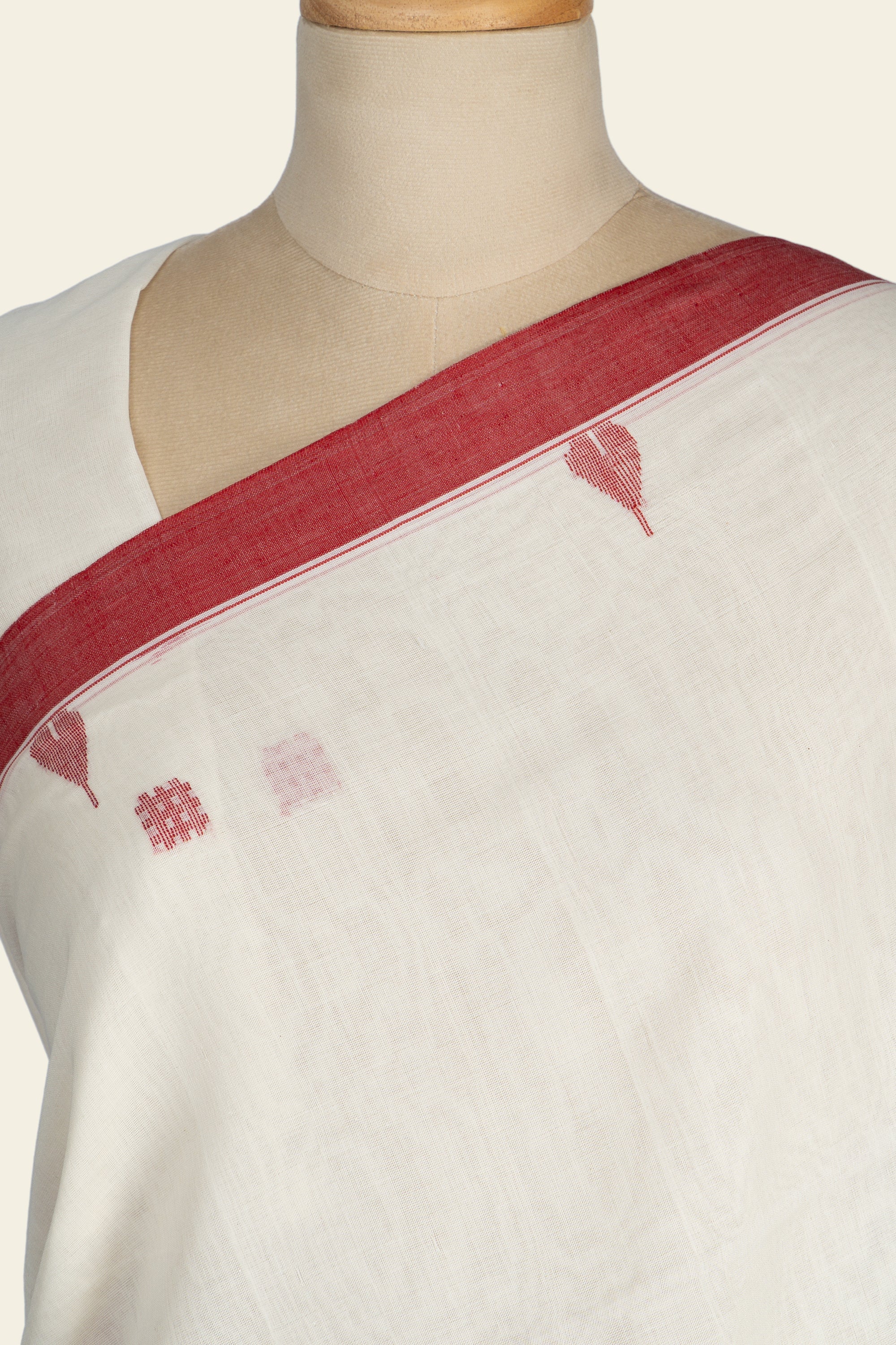 Red and White Handwoven Jamdani Bengal Cotton Saree