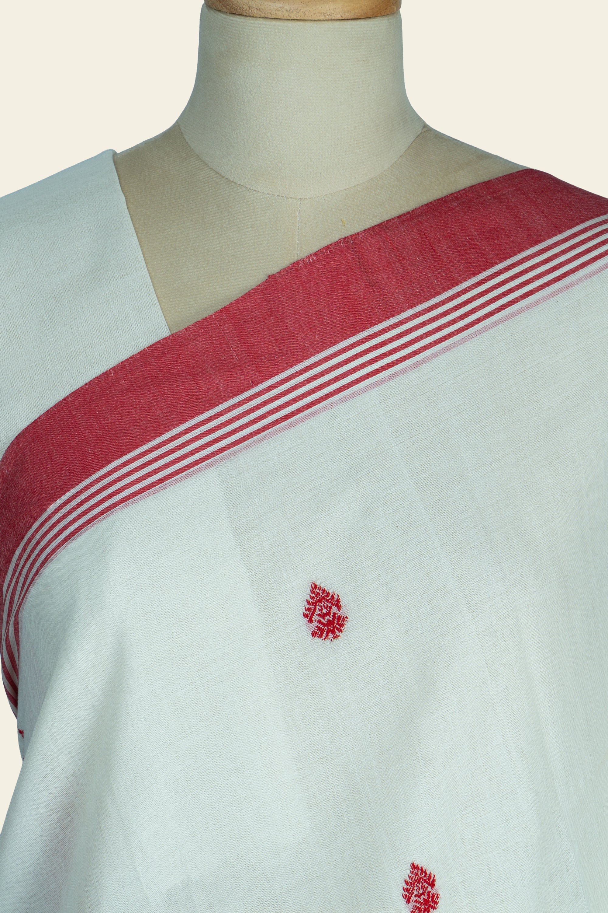 Red and white Baluchuri Handwoven Bengal Cotton Saree