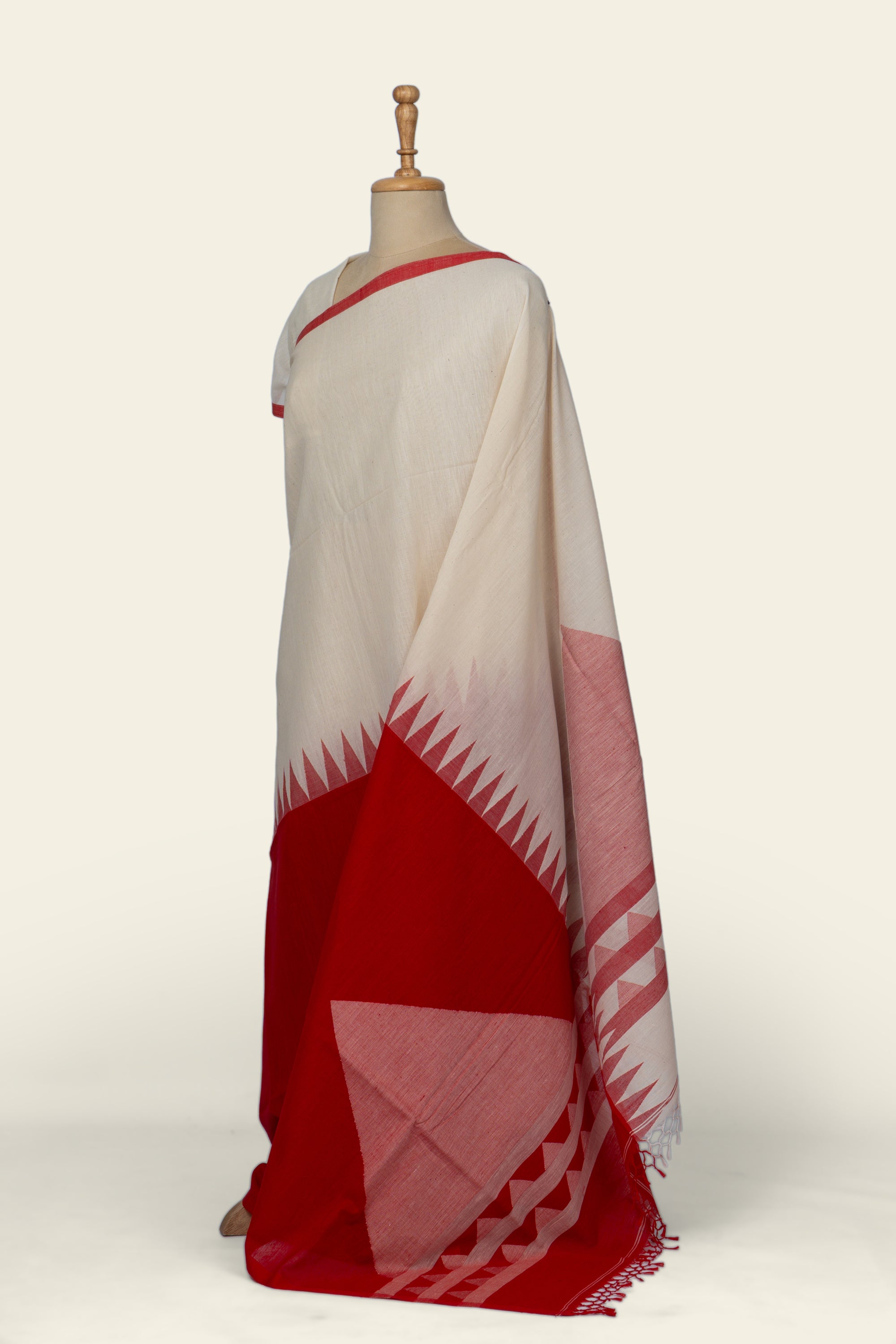 Off White and Red Bengal Jamdani  Cotton Saree