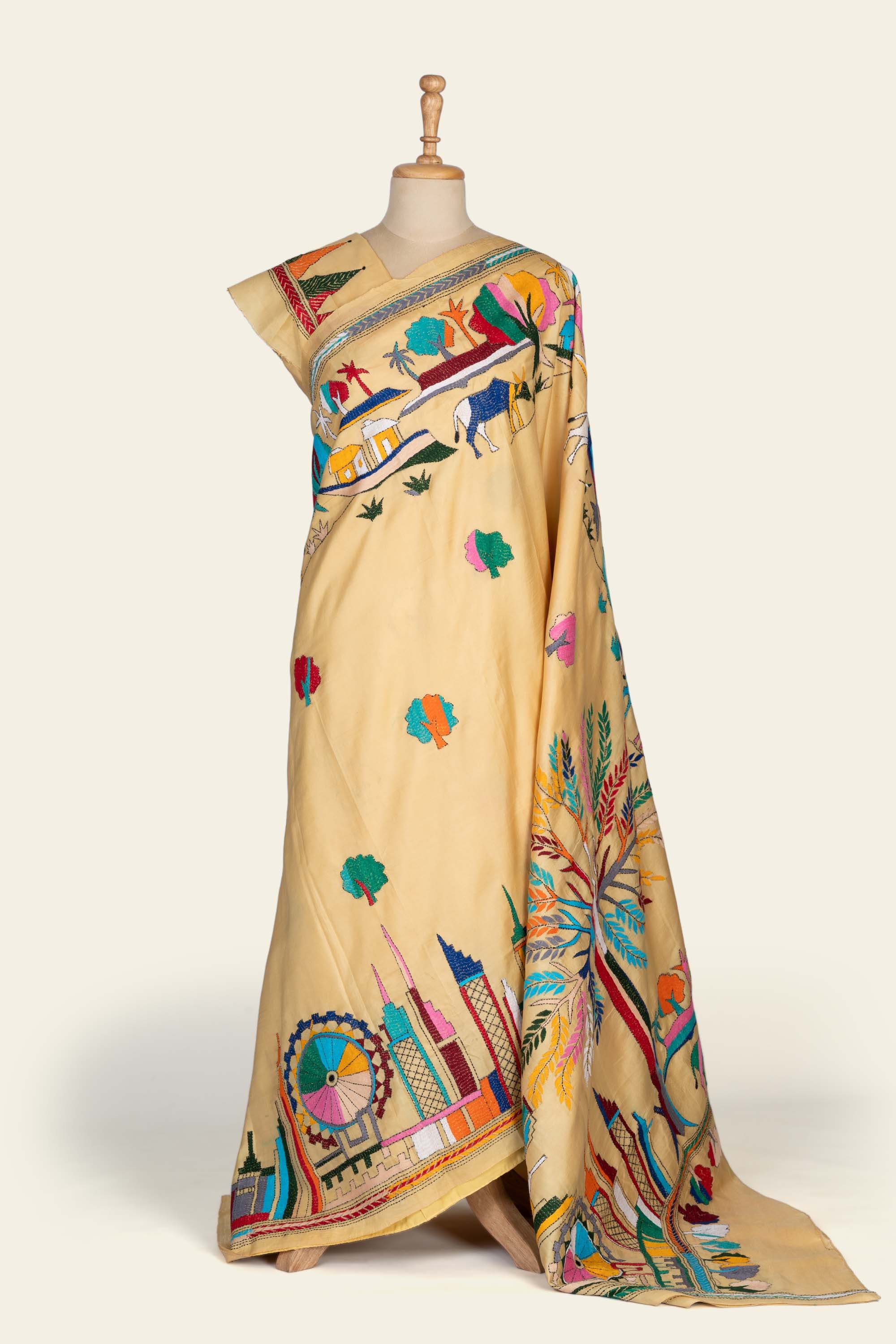 Crèam Bengal Kantha Stitch Tussar Silk Saree