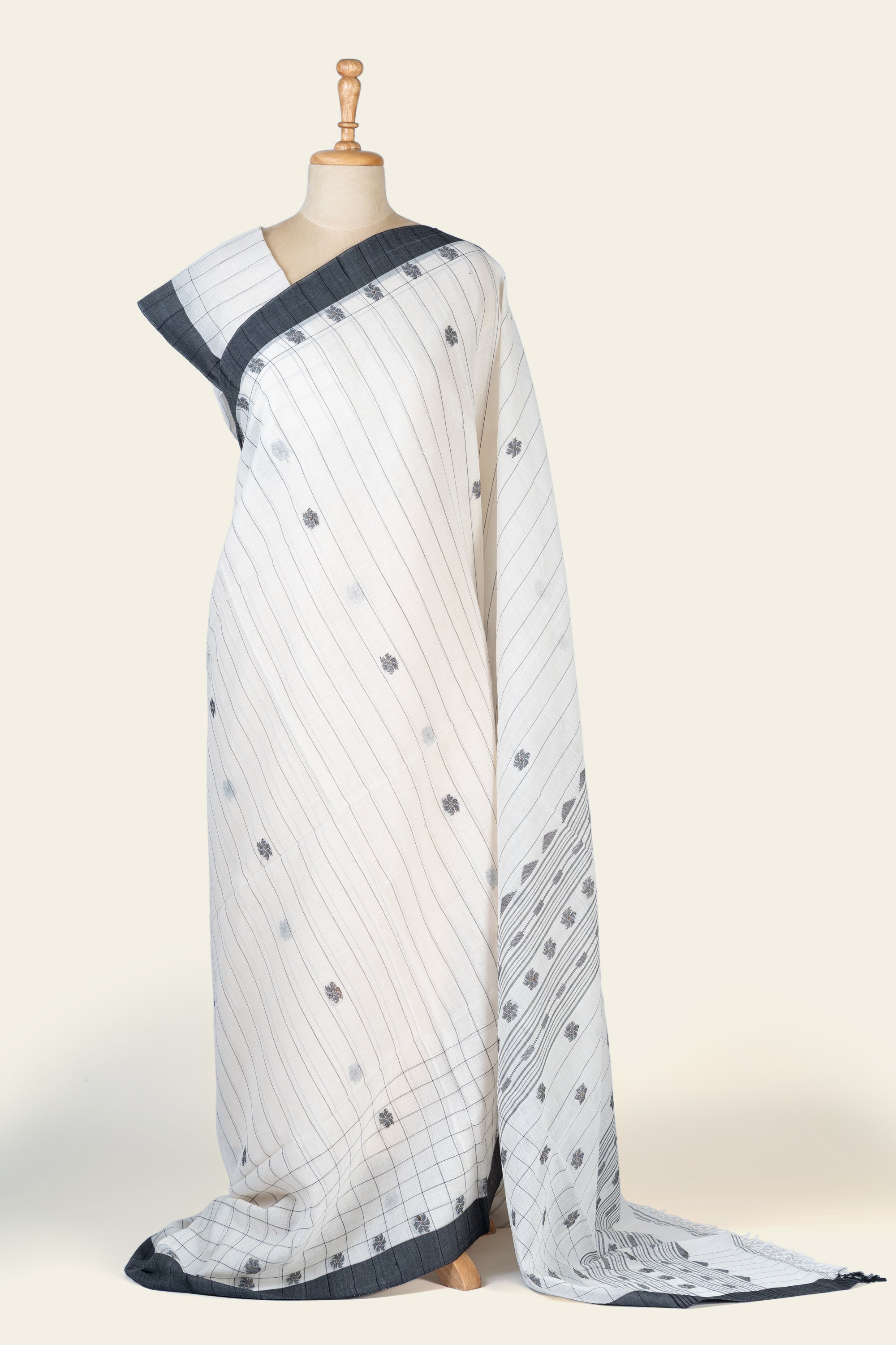 White and Black Handwoven Bengal Cotton Jamdani Saree
