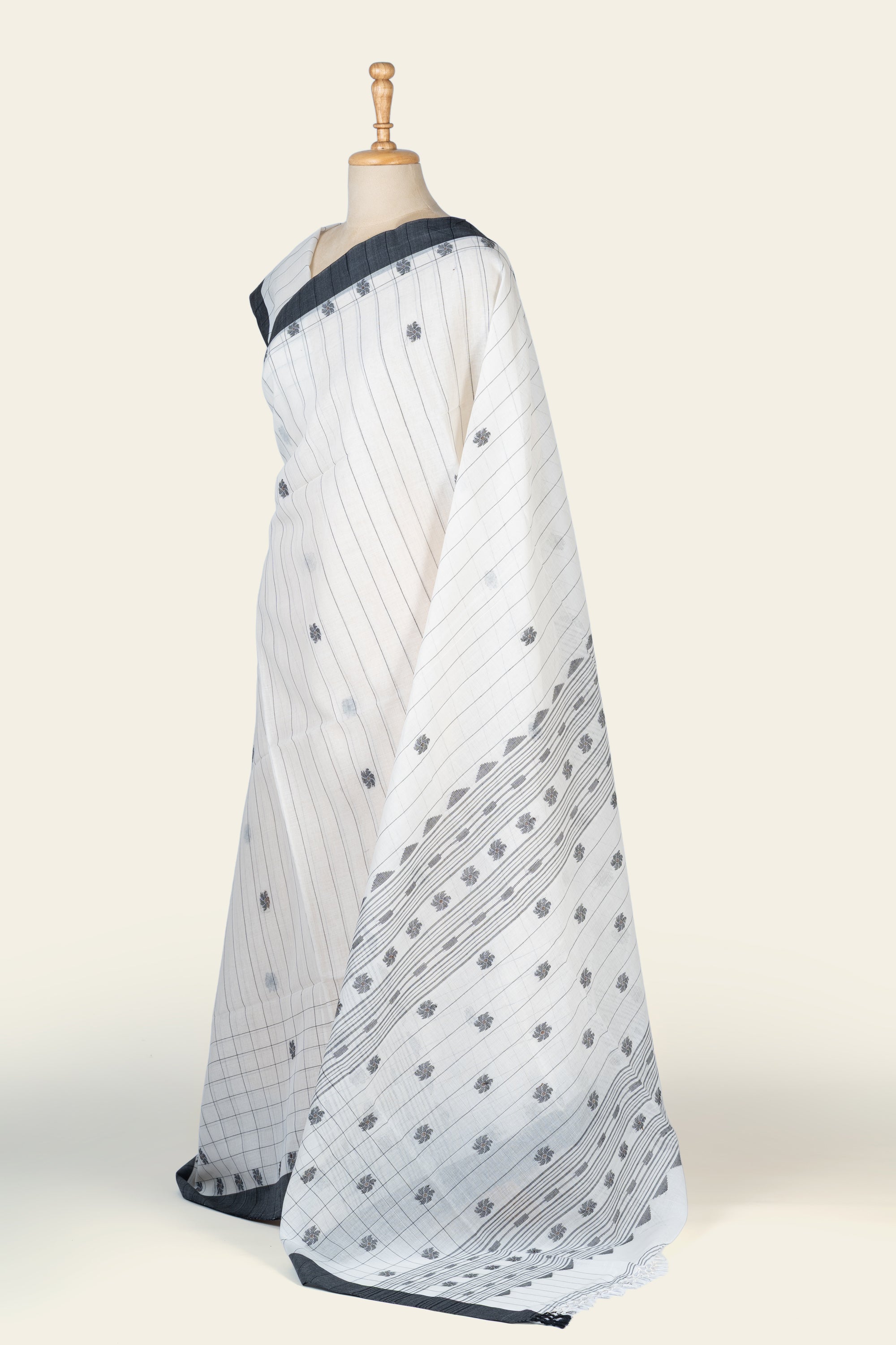 White and Black Handwoven Bengal Cotton Jamdani Saree