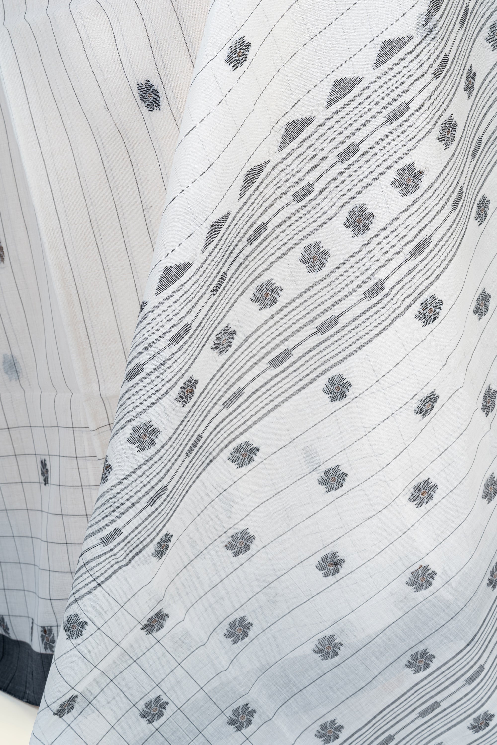 White and Black Handwoven Bengal Cotton Jamdani Saree